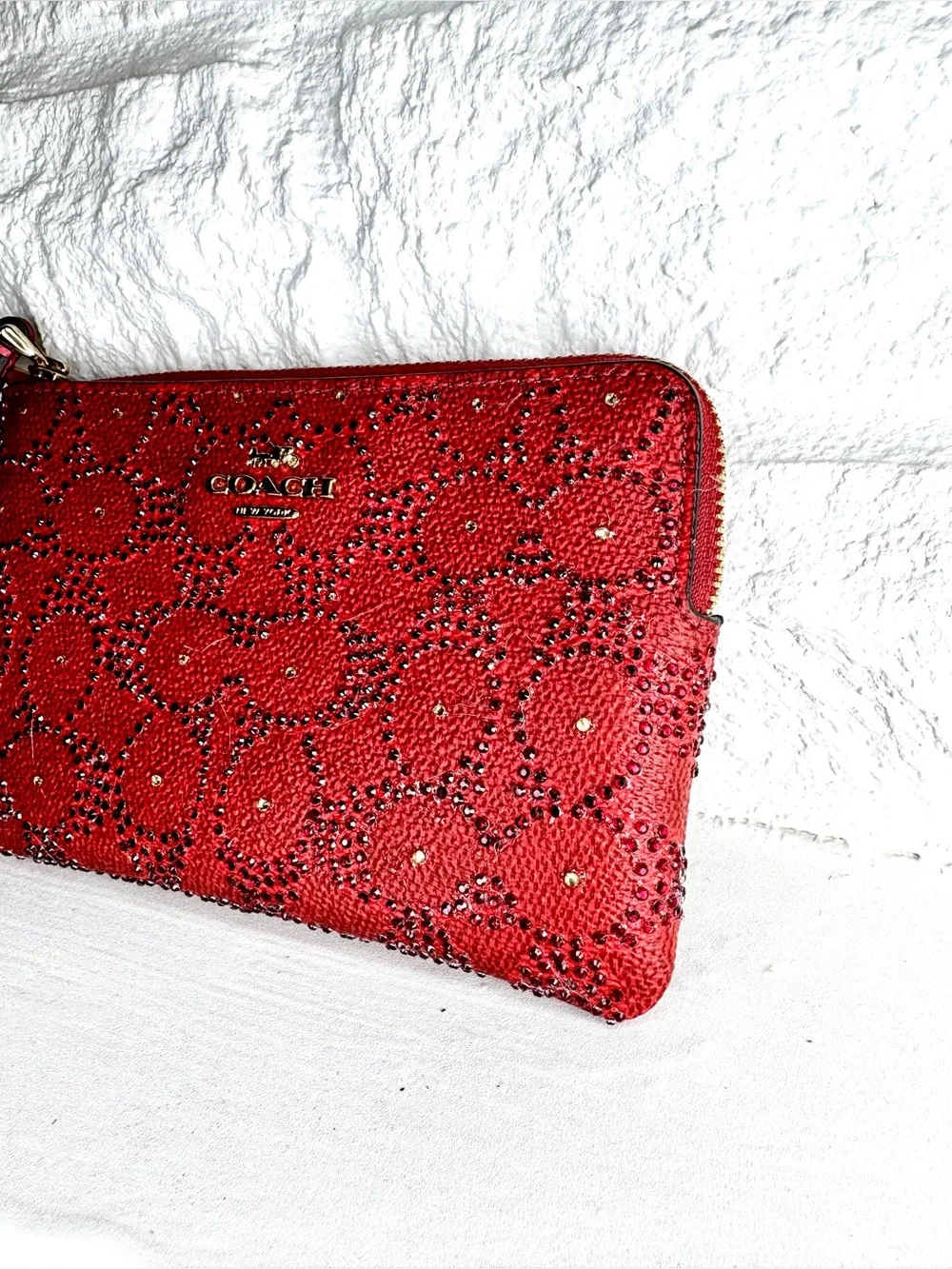 NWT Coach CEY93 Crimson Crystal Signature Corner Zip Wristlet OOAK